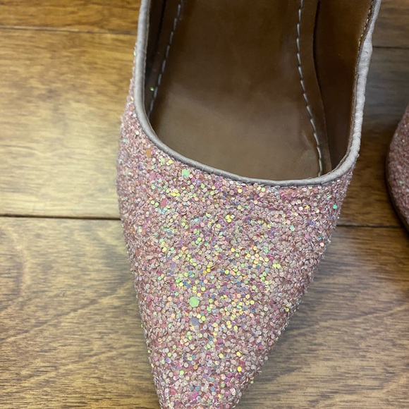 High heels - Picture 2 of 4